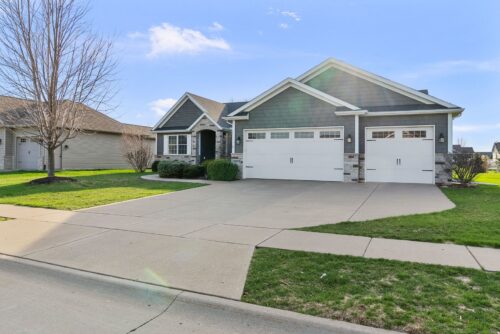 5838 Vanderginst Court, Bettendorf, IA