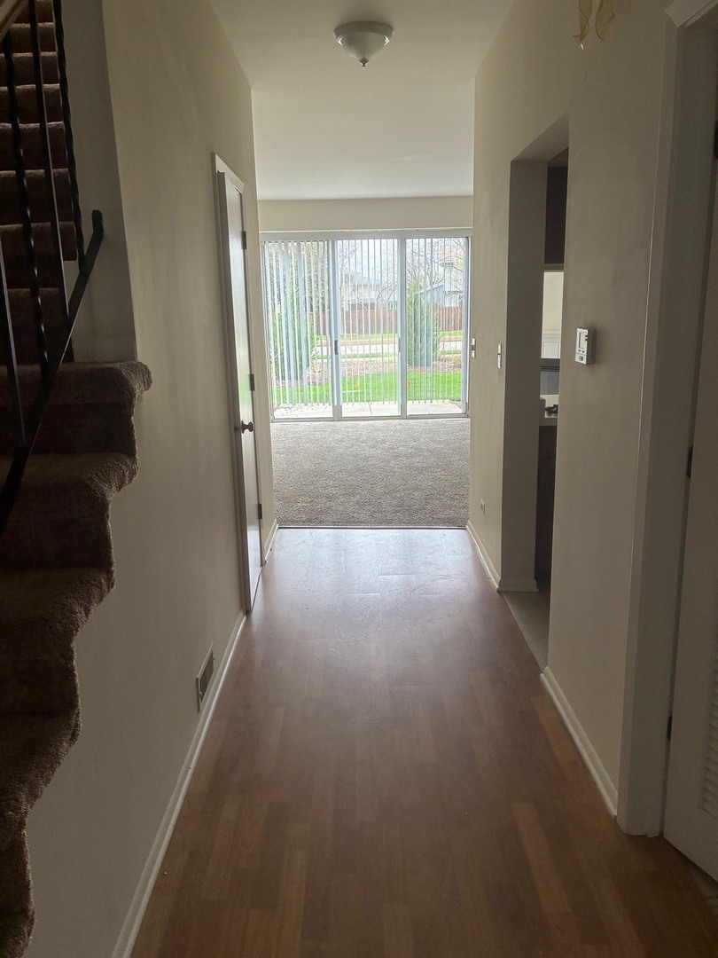 1158 Regency Drive, Schaumburg, IL