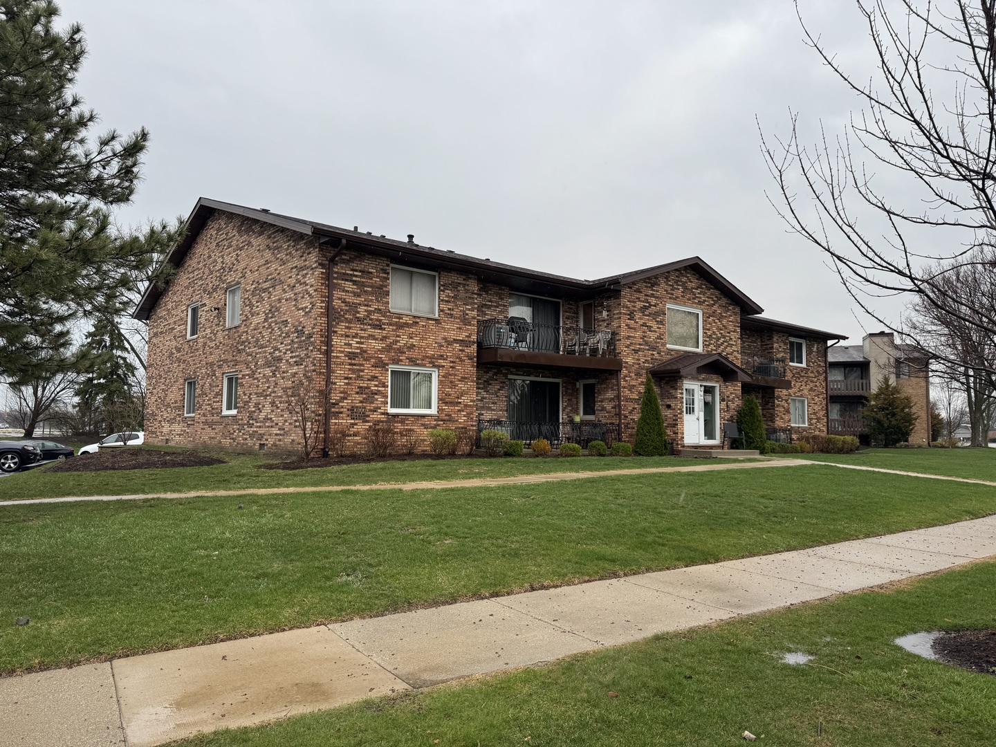 344 Sheridan Drive #1C, Willowbrook, IL