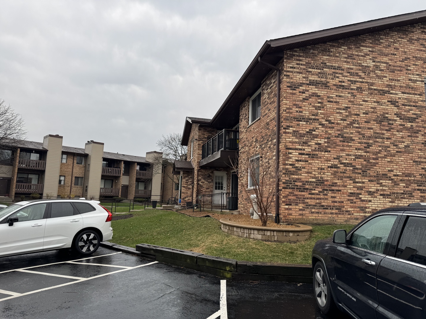 344 Sheridan Drive #1C, Willowbrook, IL