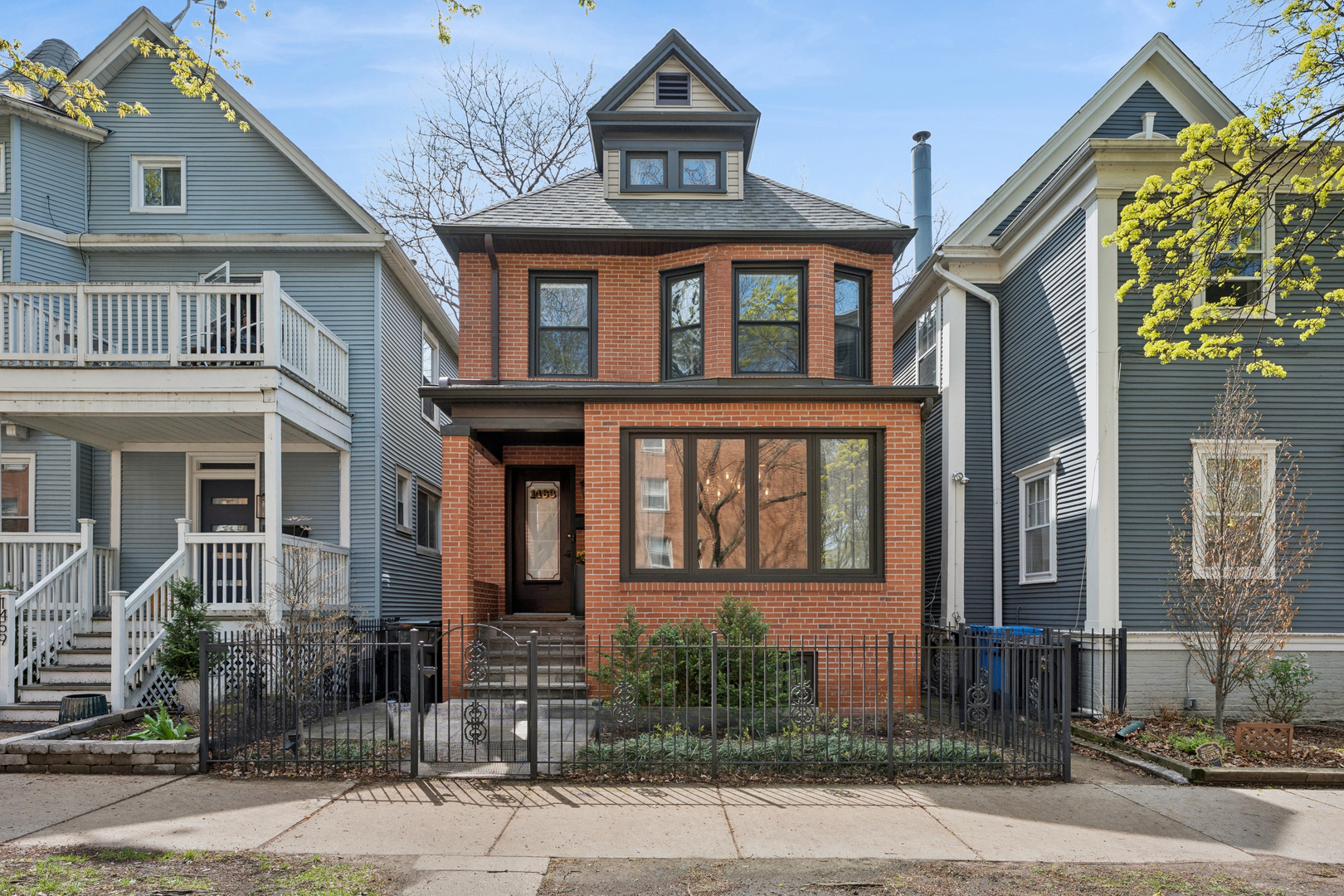 1463 W SUNNYSIDE Avenue, Chicago, IL