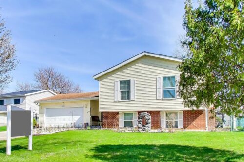 2215 S BRADFORD Drive, Wheaton, IL