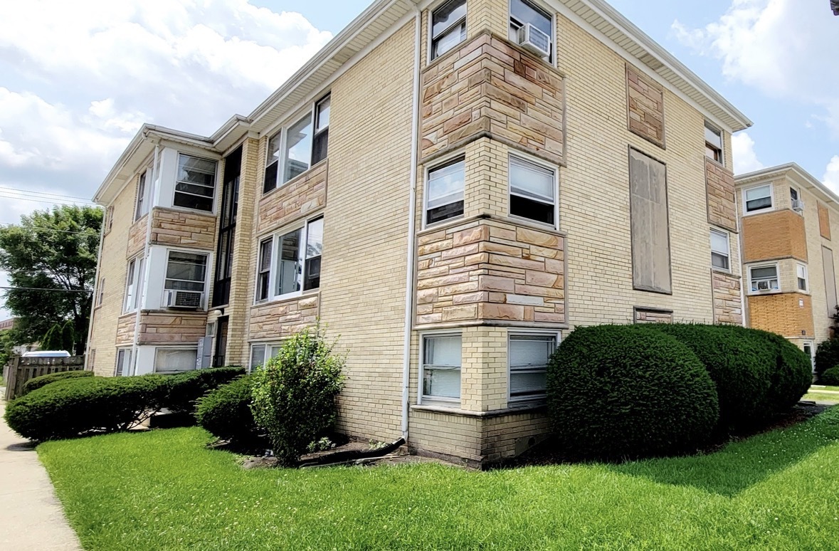6801 W Montrose Avenue #2N, Harwood Heights, IL