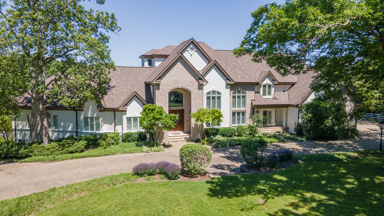 10 Old Hart Road, Barrington Hills, IL