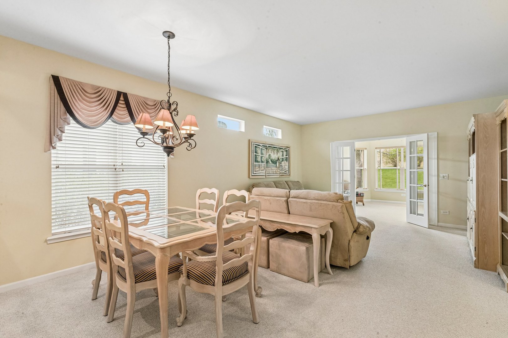 226 Rodeo Drive, Grayslake, IL