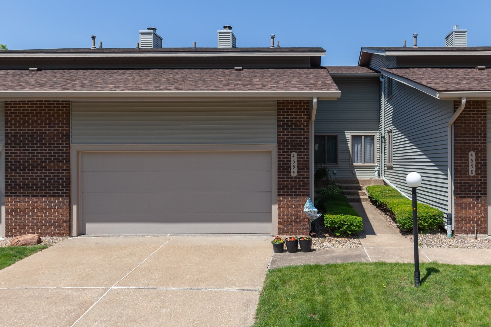4554 Bunker Hill Drive, Bettendorf, IA