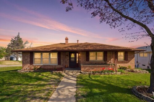 1918 W Garfield Street, Davenport, IA