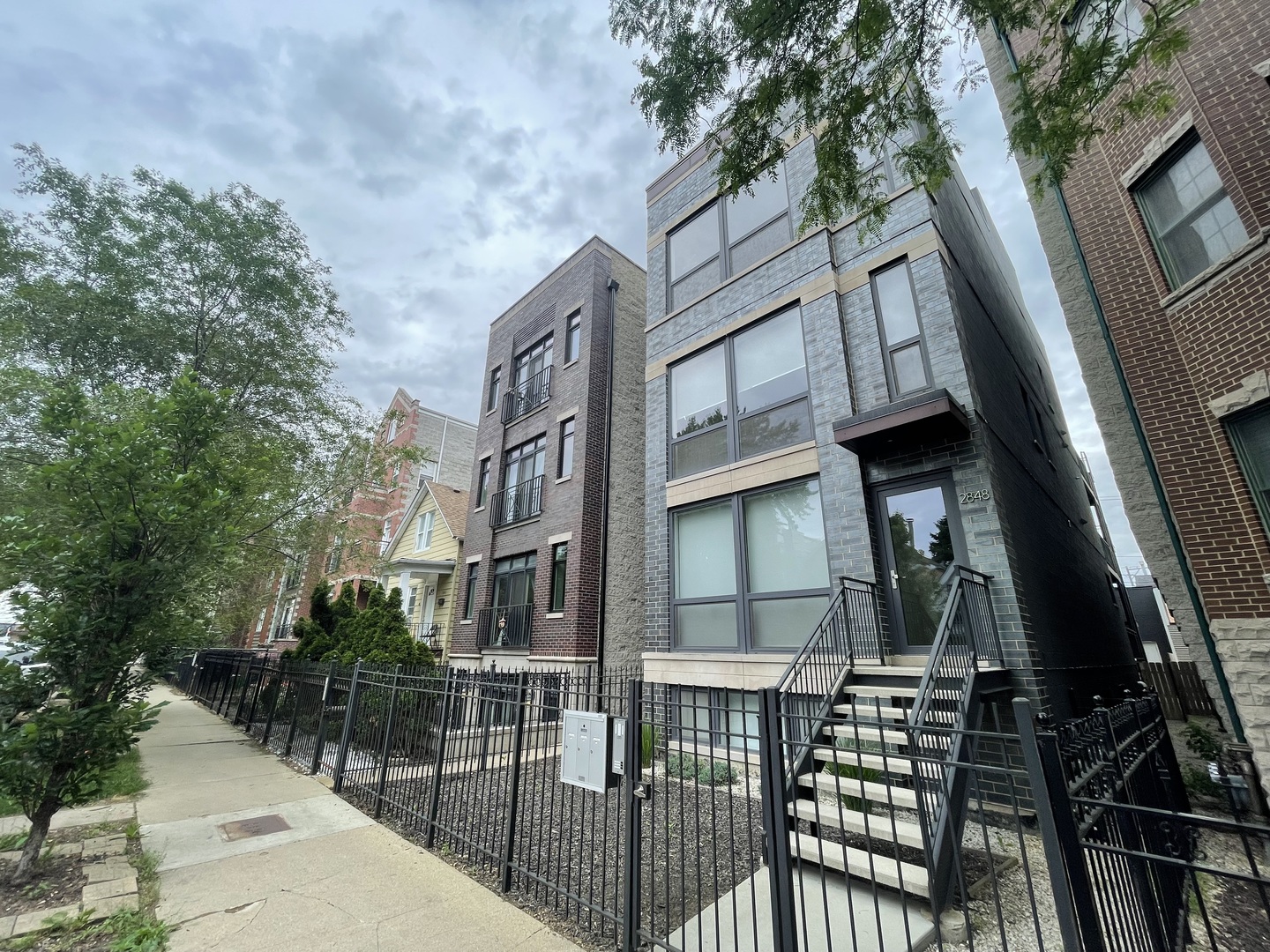 2848 N DAMEN Avenue #3, Chicago, IL