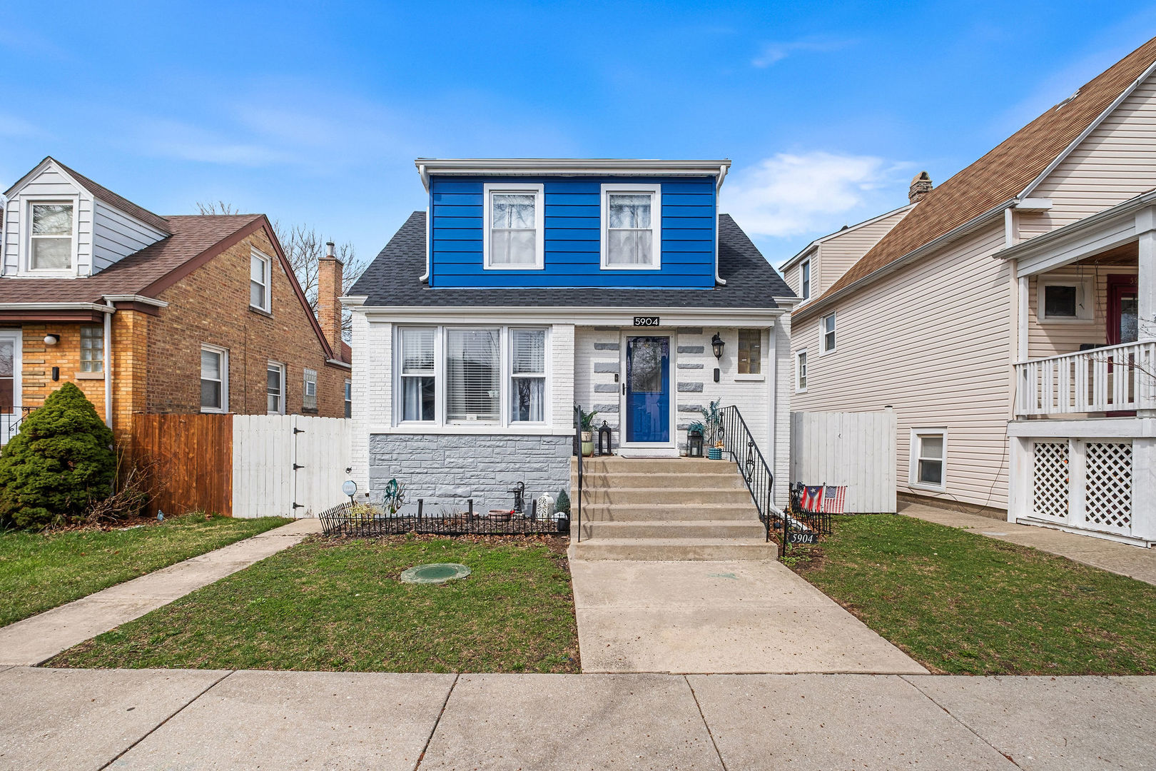 5904 W Berenice Avenue, Chicago, IL