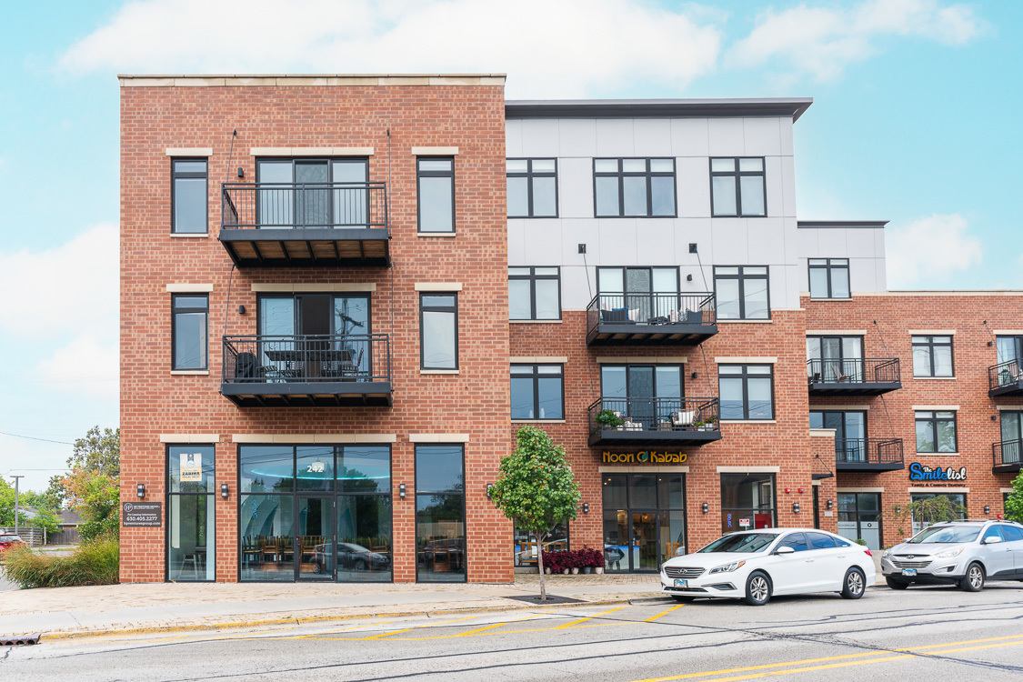246 Green Bay Road #304, Highwood, IL