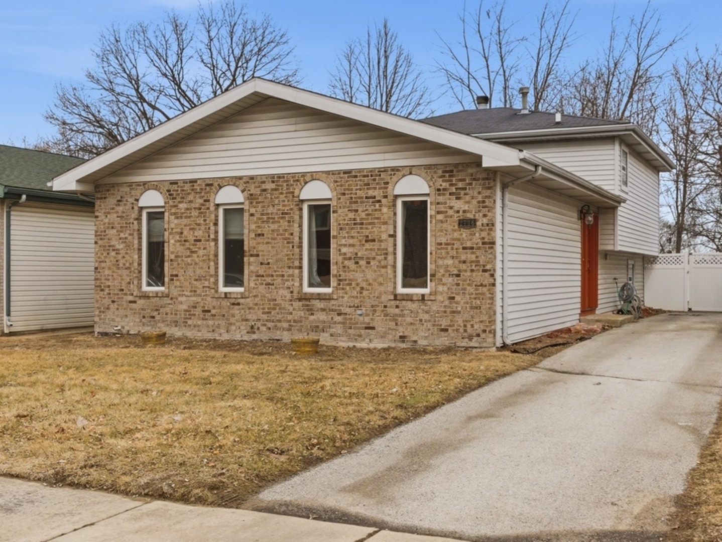 2736 E Goodrich Avenue, Burnham, IL