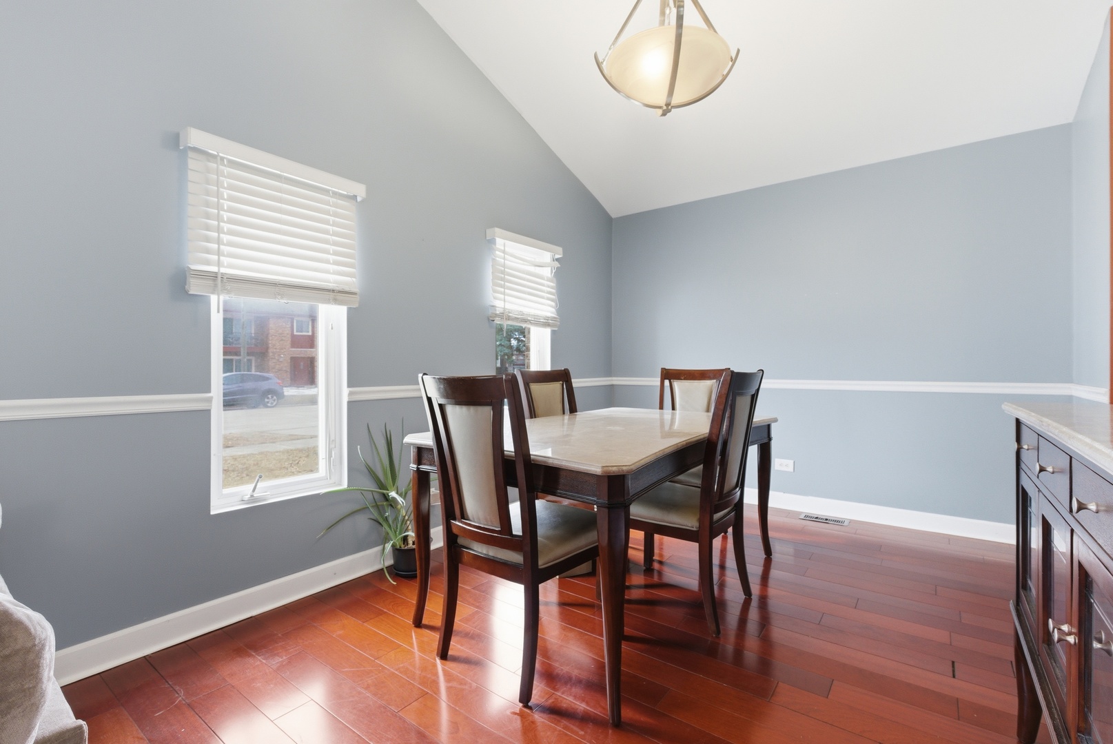 2736 E Goodrich Avenue, Burnham, IL