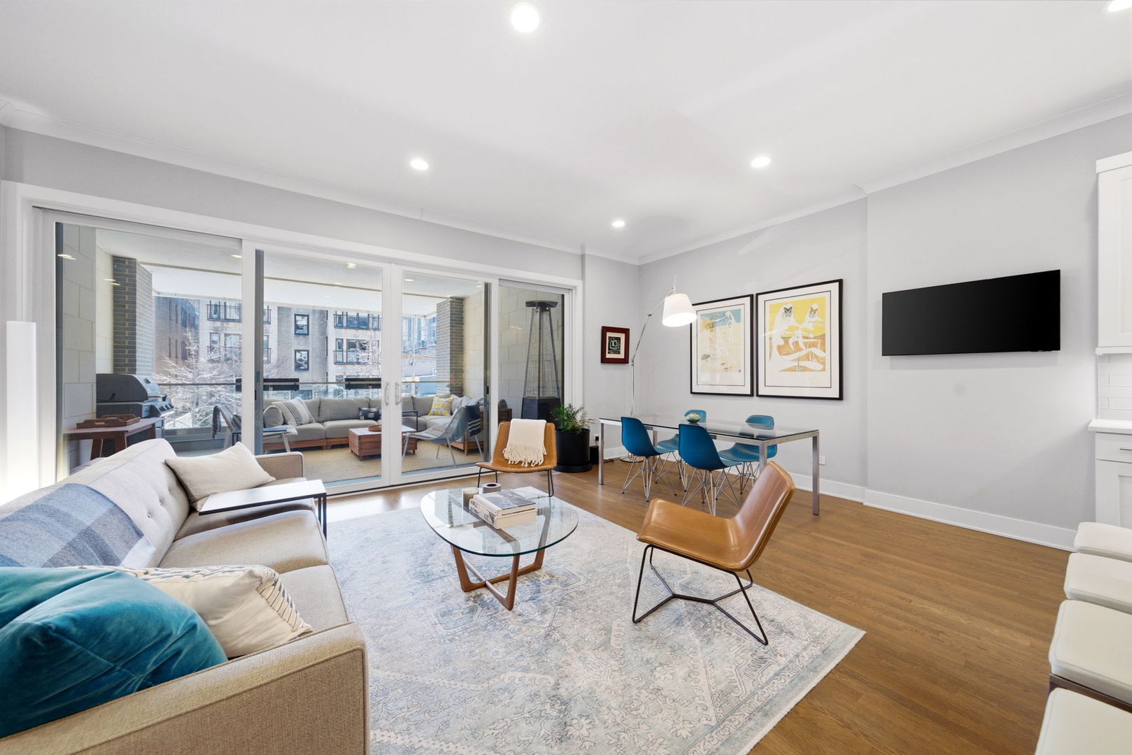 1470 W Winona Street #102, Chicago, IL