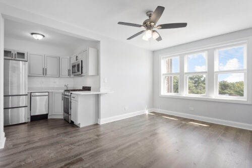 1521 W Sherwin Avenue #303, Chicago, IL