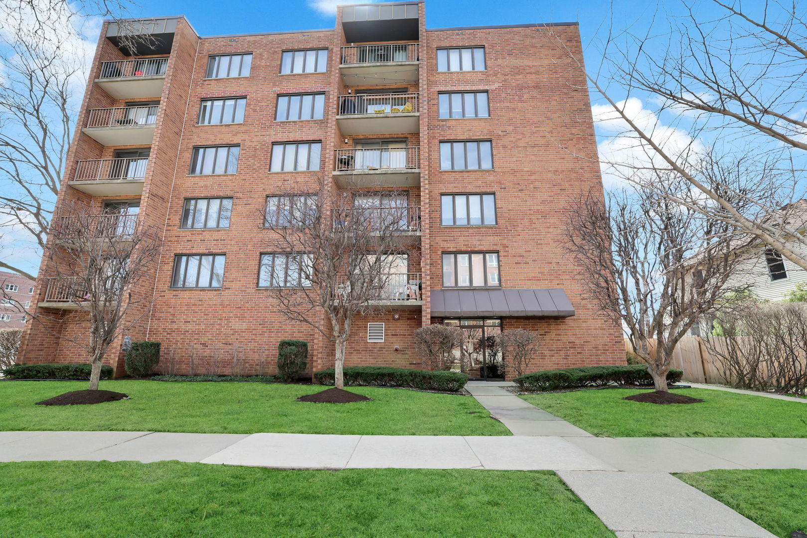 1389 Perry Street #203, Des Plaines, IL