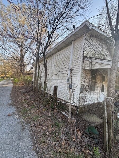 4872 Old North Road, Christopher, IL