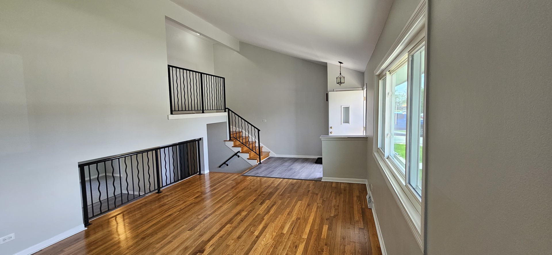 9449 Dee Road, Des Plaines, IL