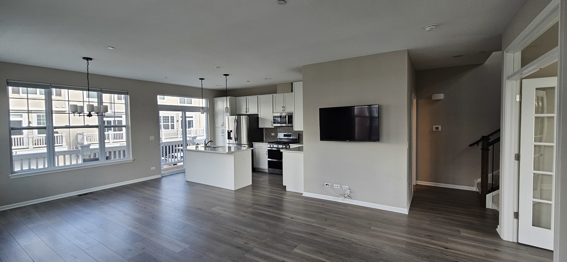 210 Timberleaf Circle, Roselle, IL