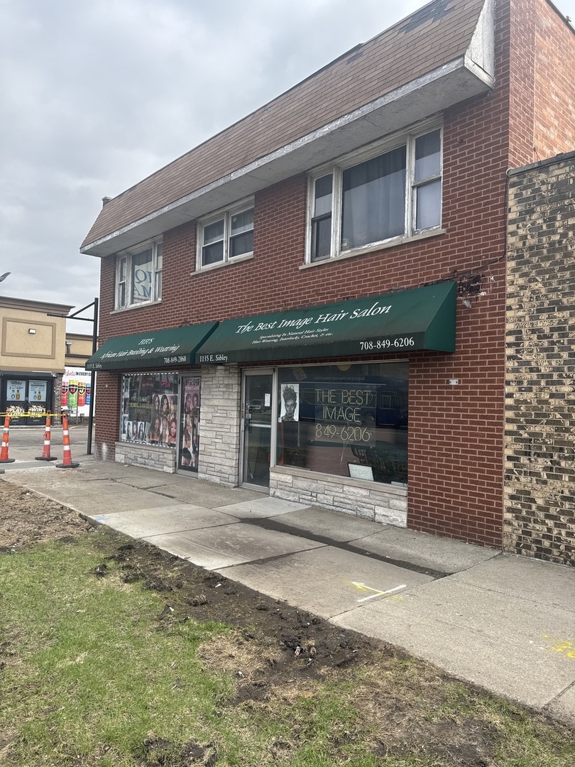 1135 E Sibley Boulevard, Dolton, IL