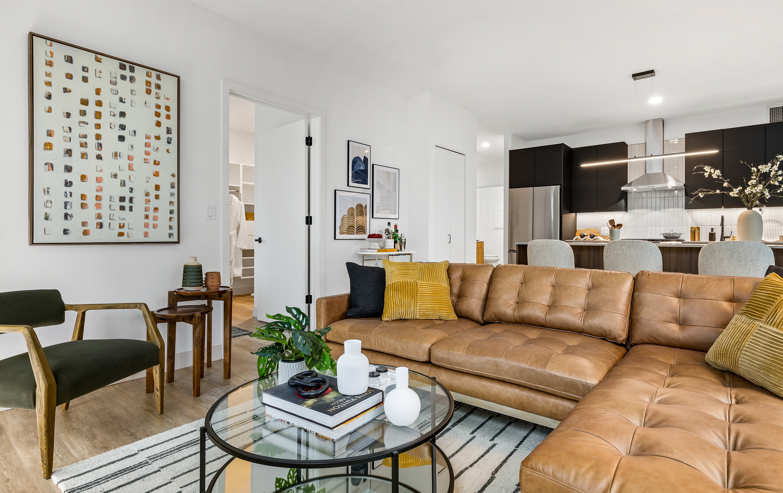 218 E Grand Avenue #606, Chicago, IL