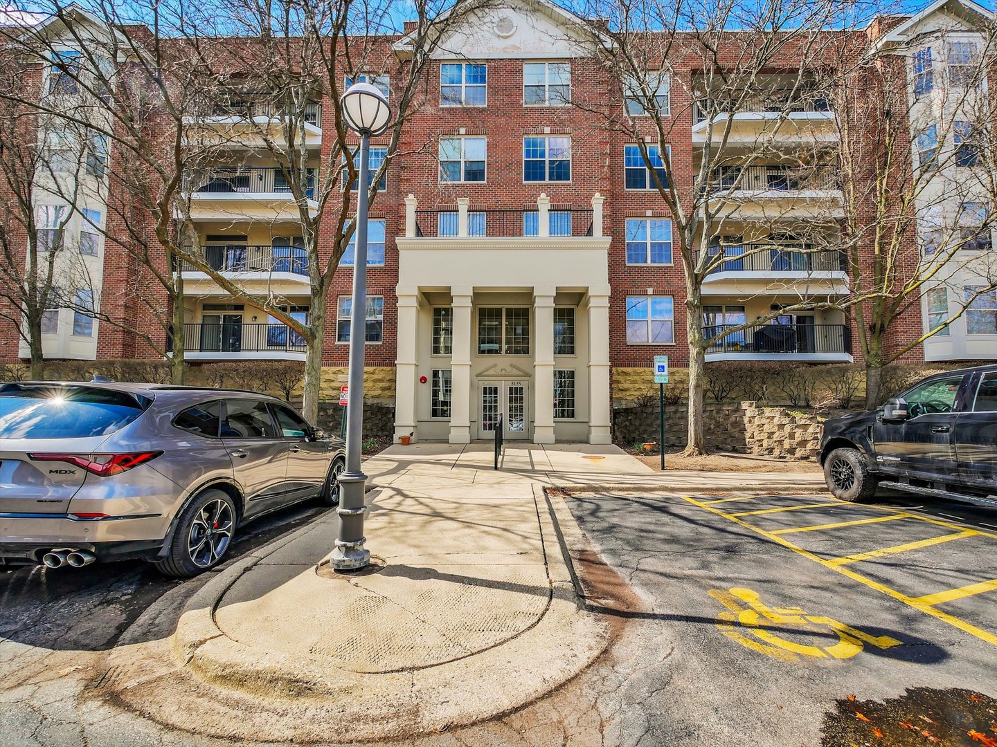 3135 Town Square Drive #104, Rolling Meadows, IL