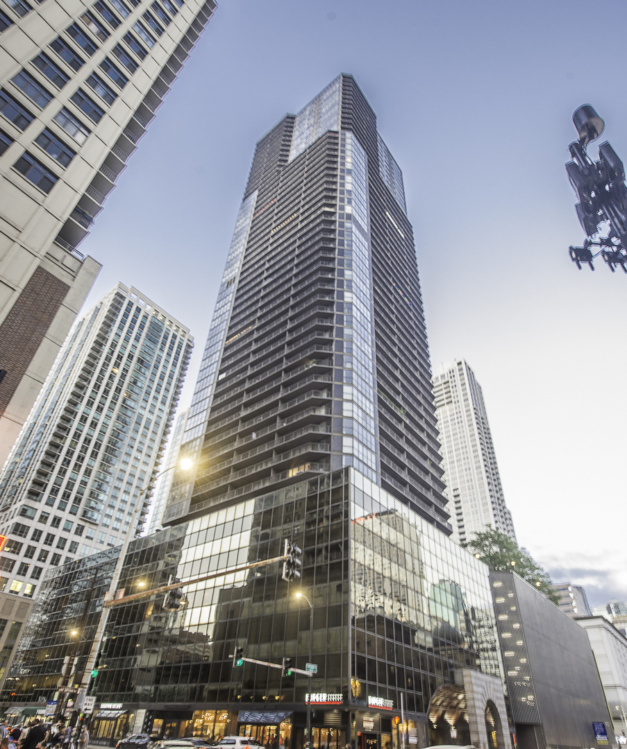 10 E Ontario Street #1904, Chicago, IL