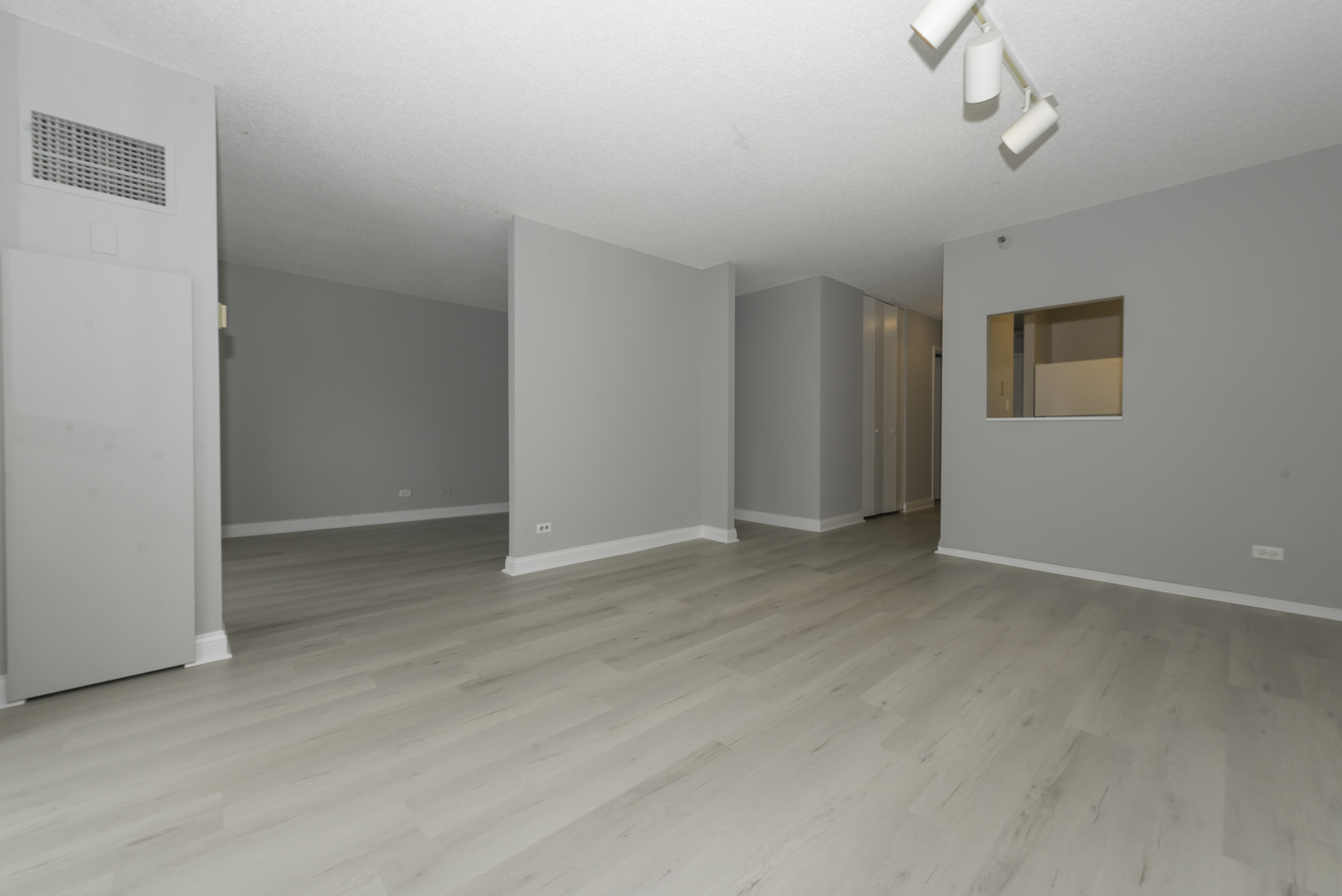 10 E Ontario Street #1904, Chicago, IL
