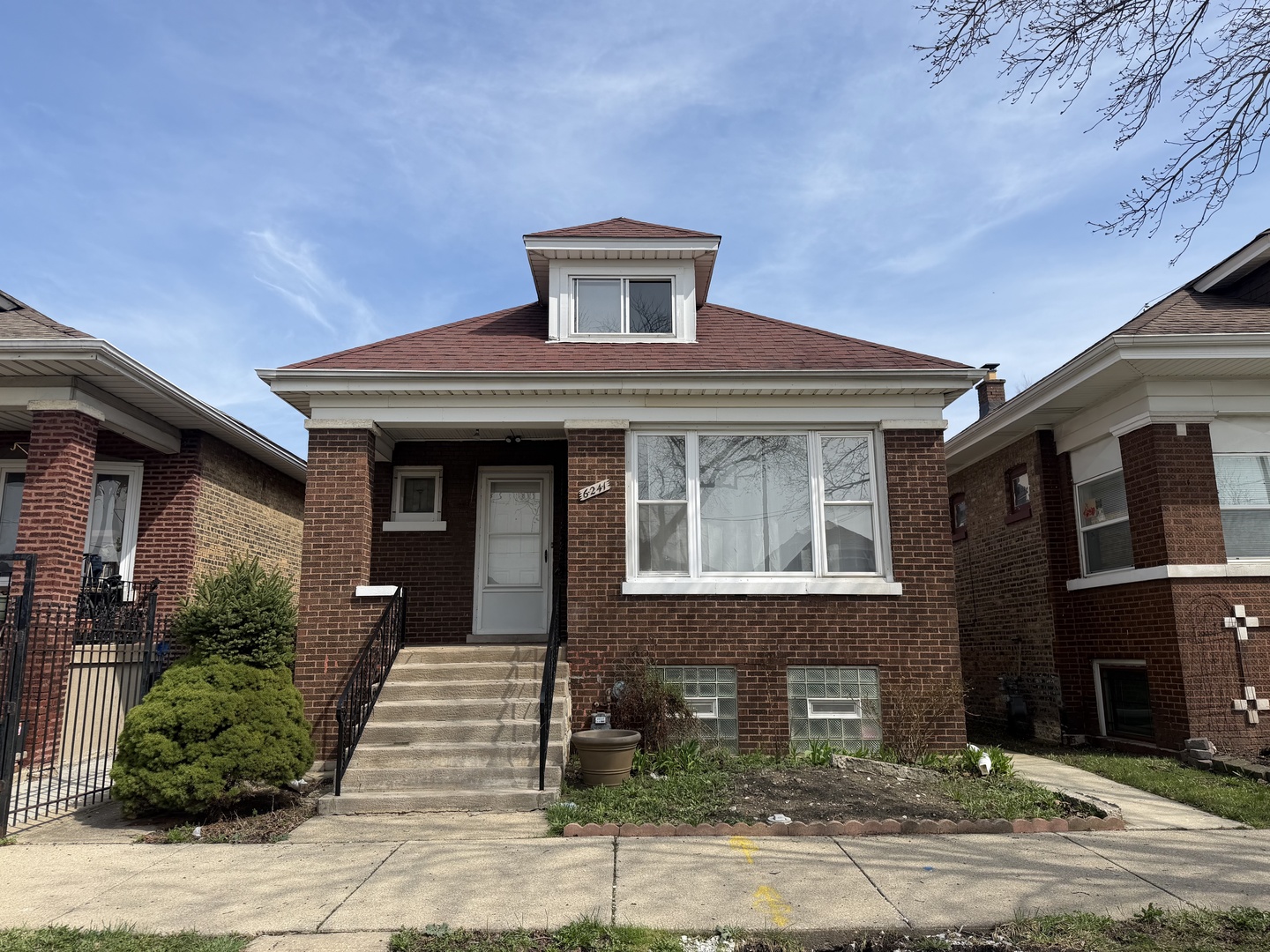 6241 S Francisco Avenue, Chicago, IL