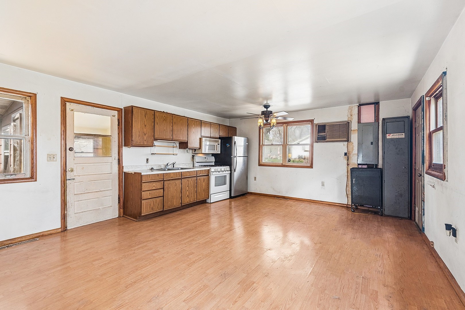 201 N Eagle Island Road, Kankakee, IL