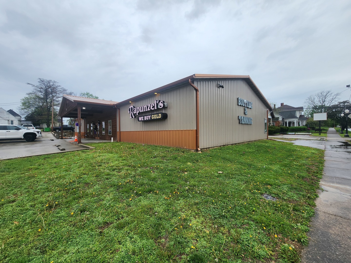 109 W Poplar Street, Harrisburg, IL