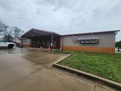 109 W Poplar Street, Harrisburg, IL