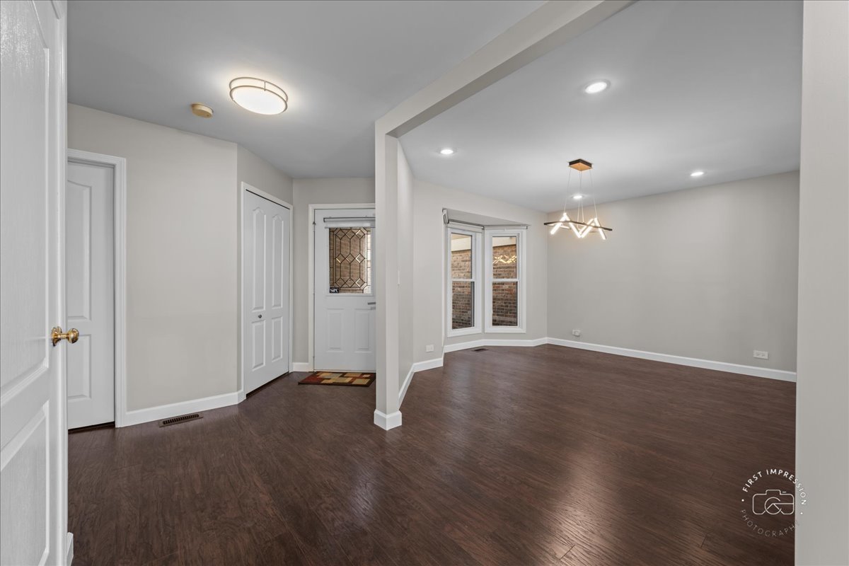 547 Rosebud Drive, Lombard, IL