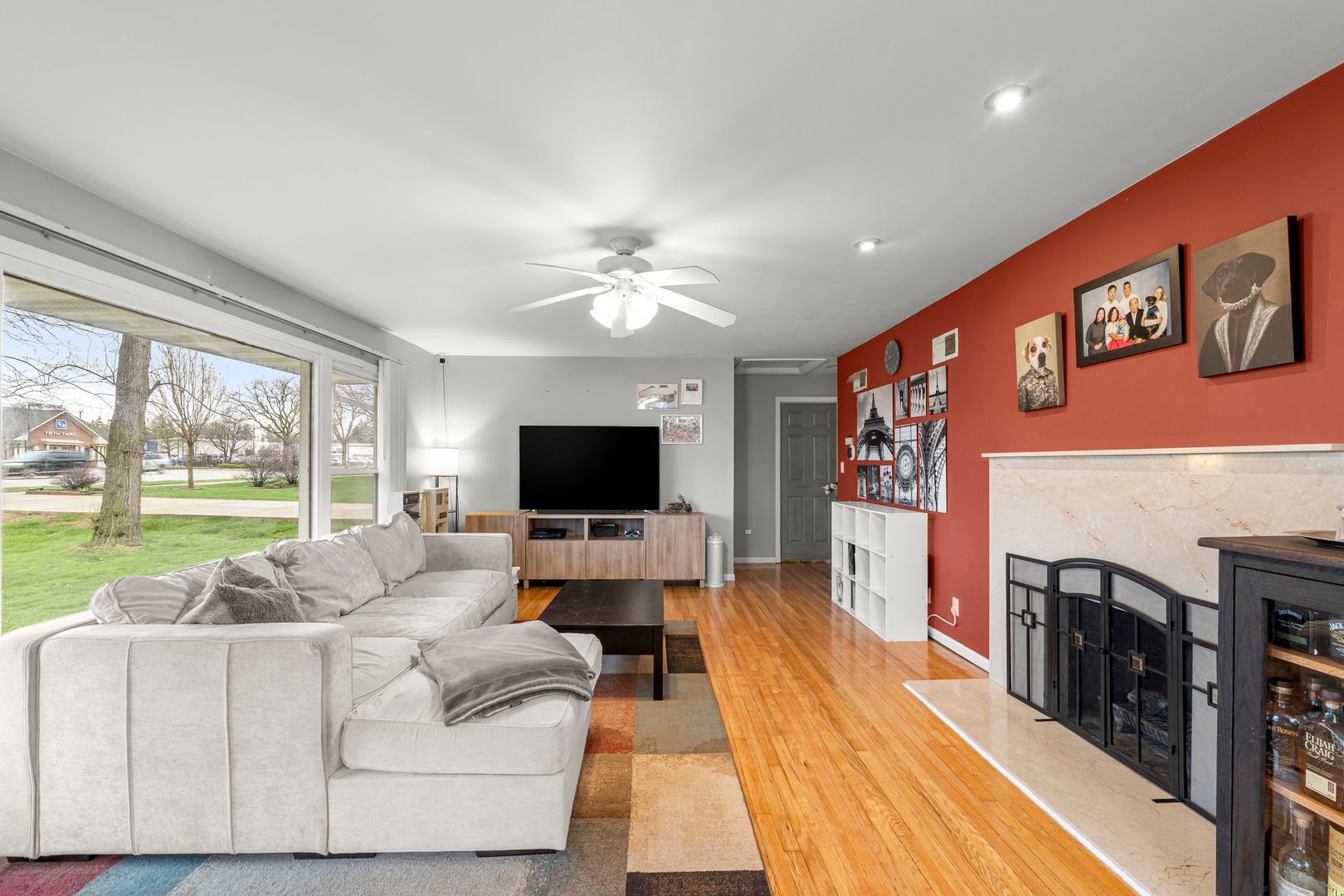 216 W Rand Road, Mount Prospect, IL