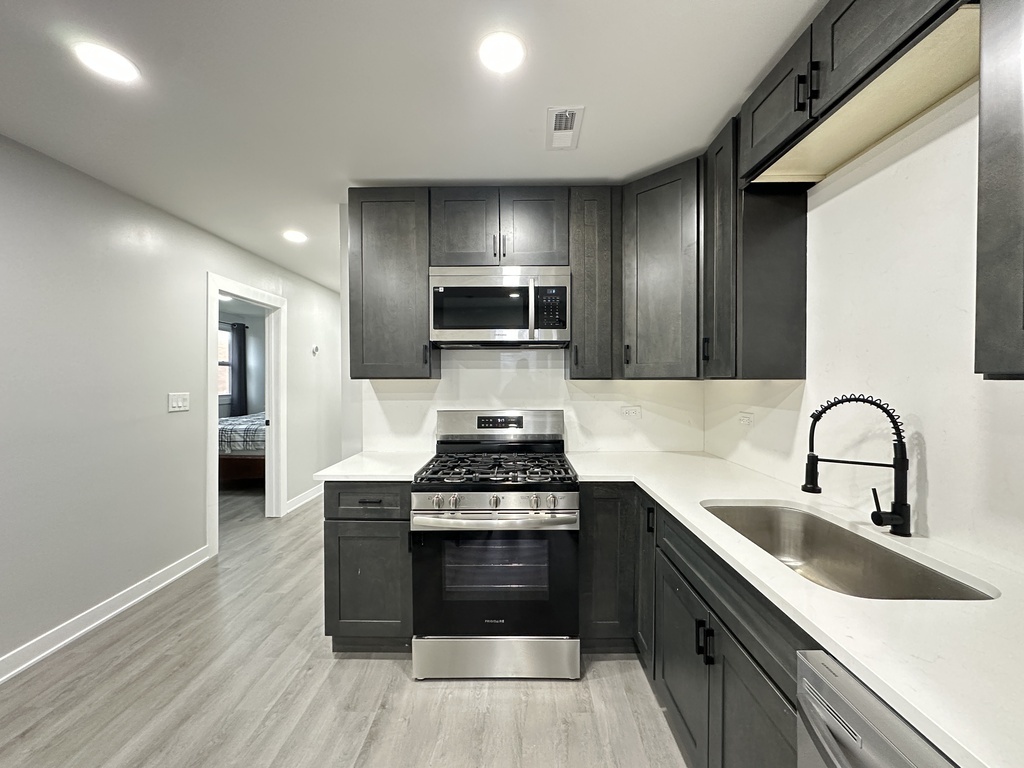 1937 W GRAND Avenue #2, Chicago, IL