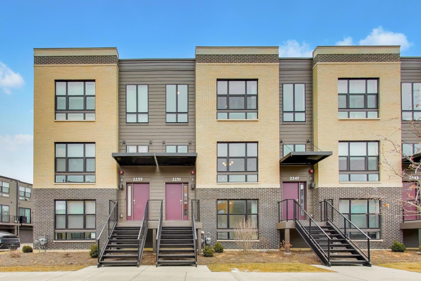 2251 Venture Drive #2251, Schaumburg, IL