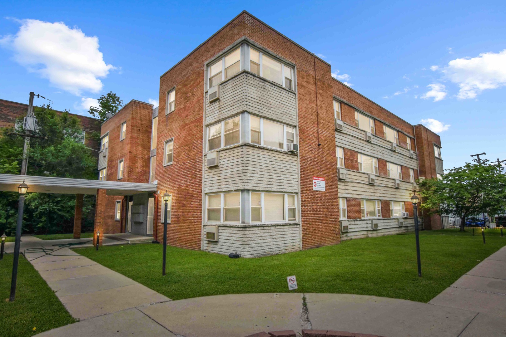 2409 W Balmoral Avenue #2A, Chicago, IL