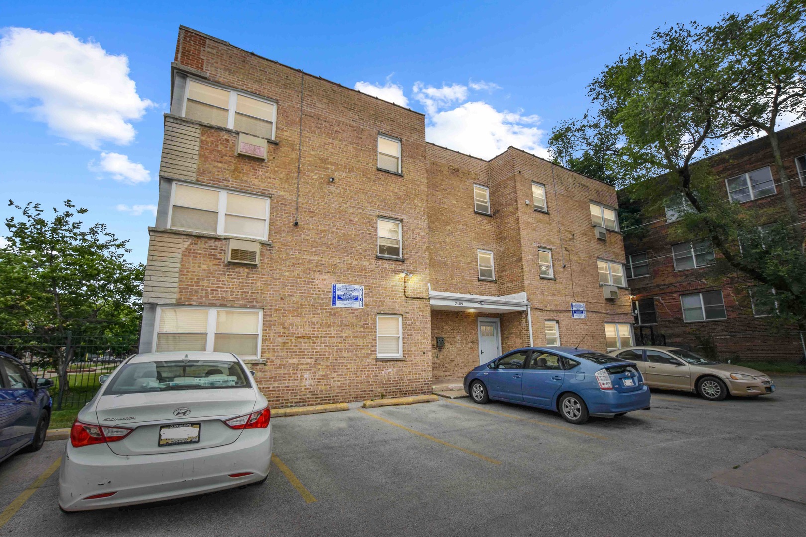 2409 W Balmoral Avenue #2A, Chicago, IL