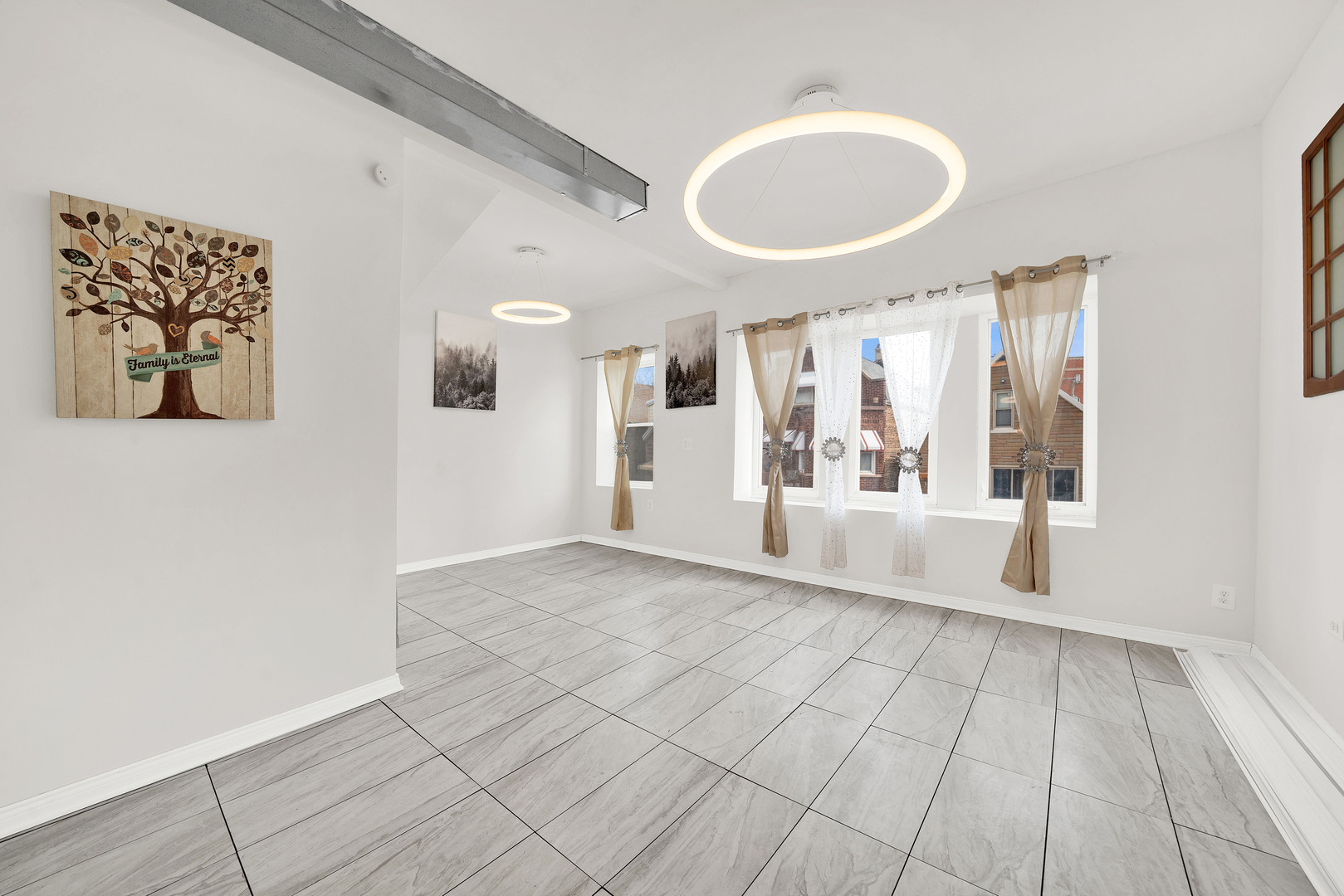 2518 S Claremont Avenue, Chicago, IL