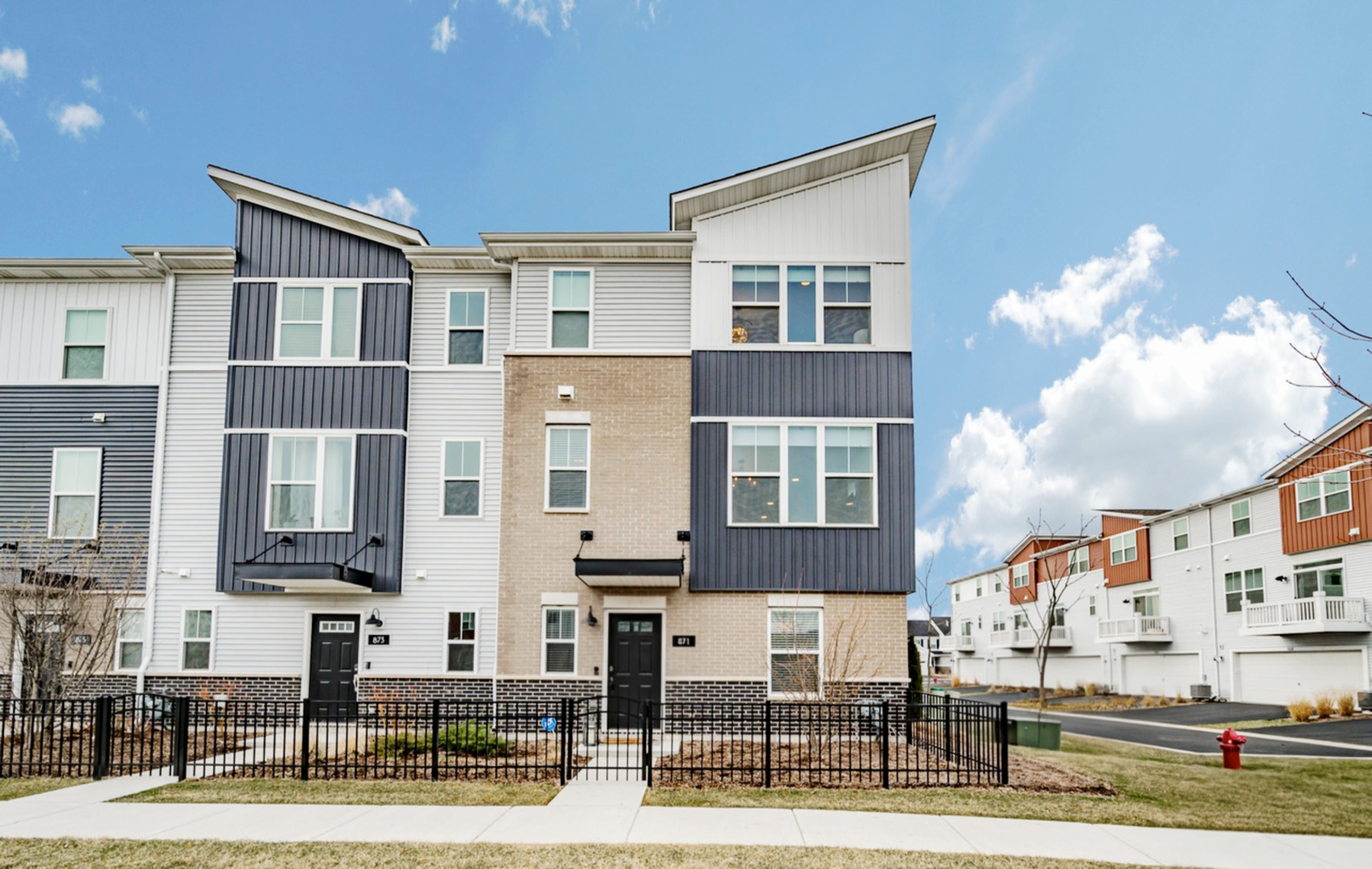 871 Finley Drive, Aurora, IL