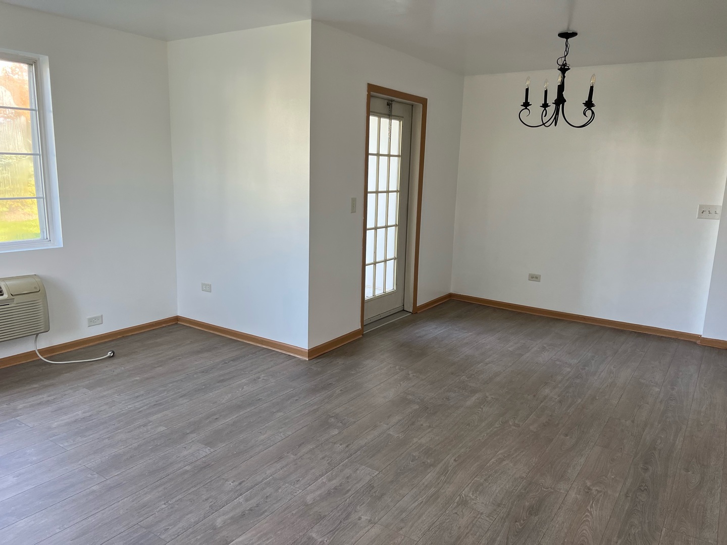 2115 Silverstone Drive #2115, Carpentersville, IL