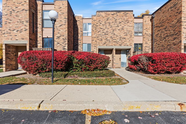 1620 Waxwing Court, Schaumburg, IL