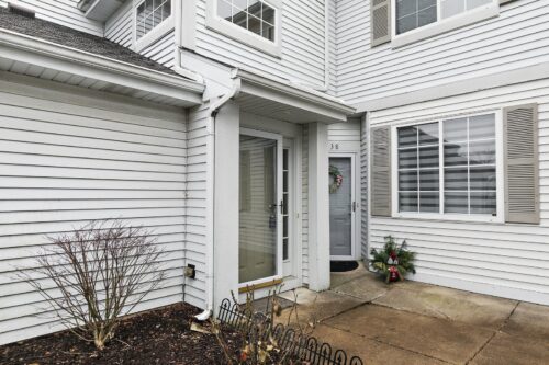 240 CAMEL BEND Court, Schaumburg, IL