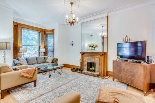 931 W NEWPORT Avenue #1, Chicago, IL