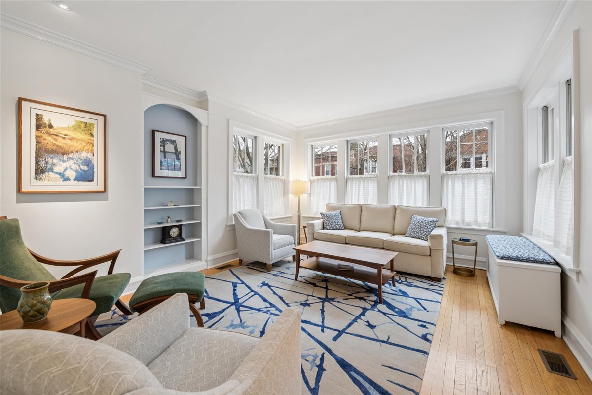 4822 N Leavitt Street, Chicago, IL