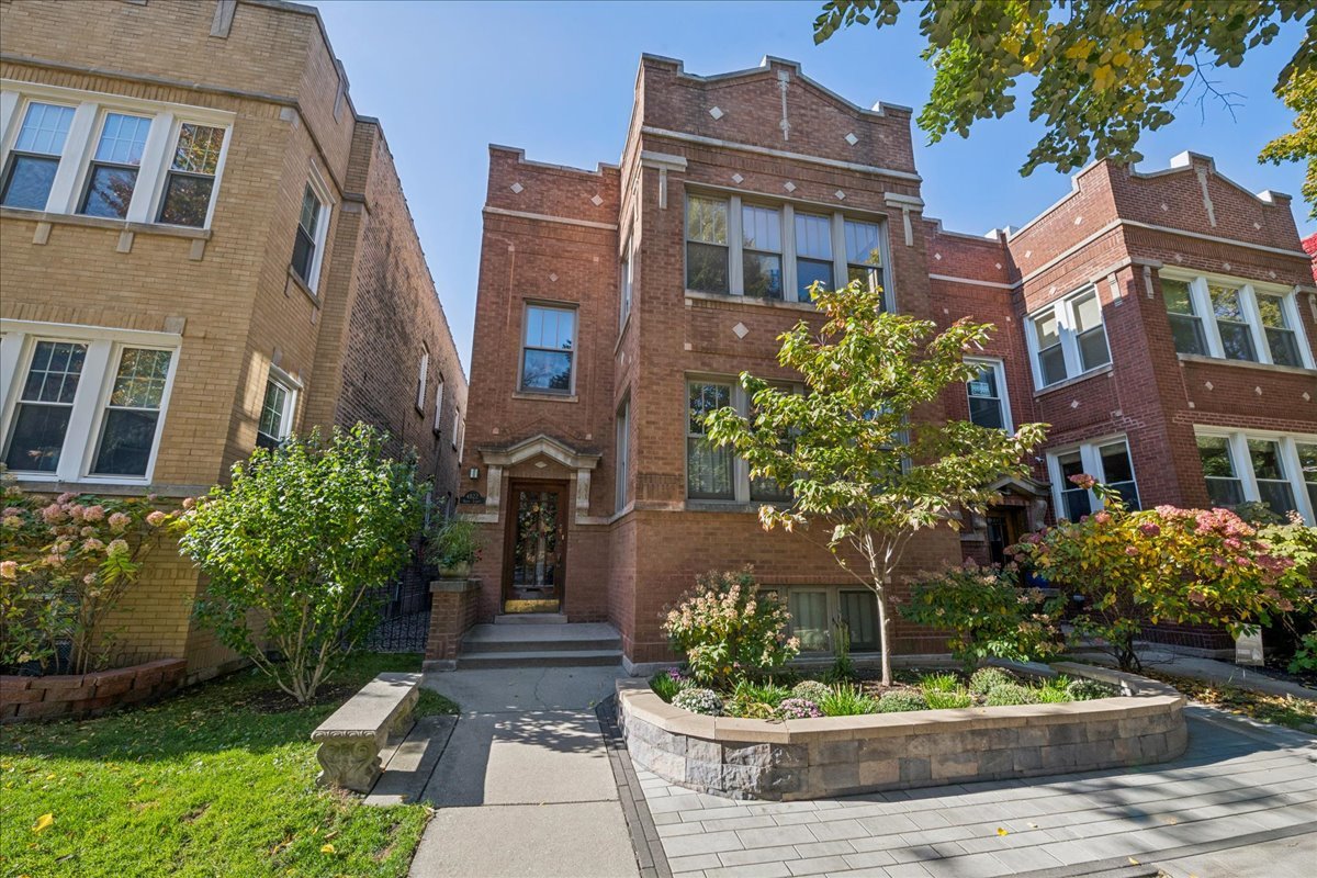 4822 N Leavitt Street, Chicago, IL