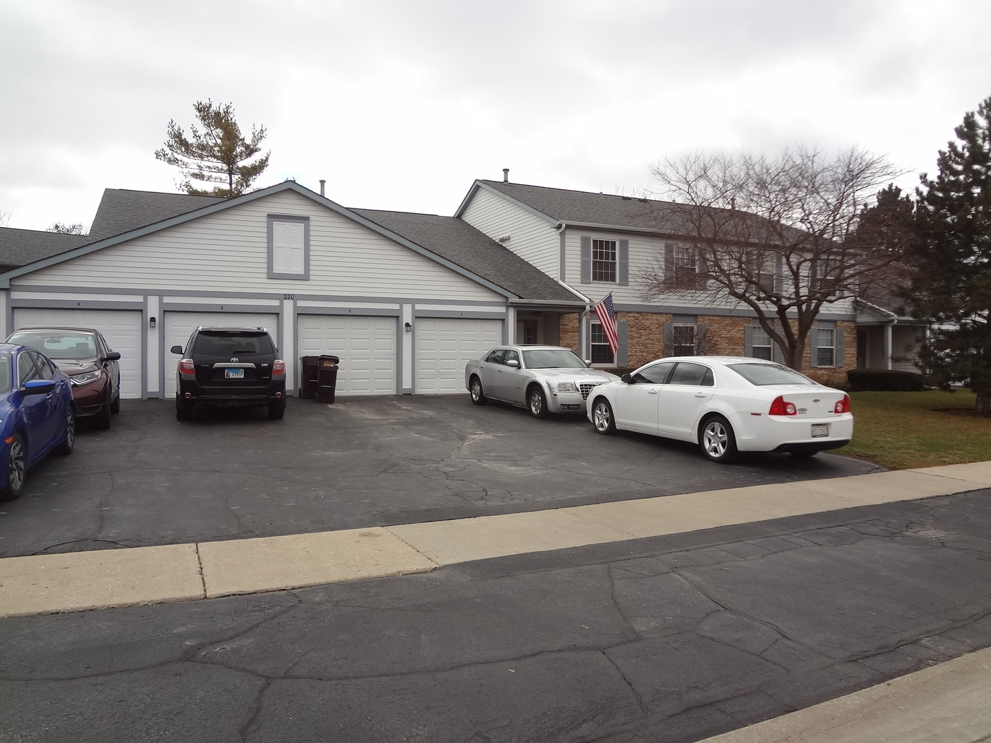 220 Brett Circle #B, Wauconda, IL