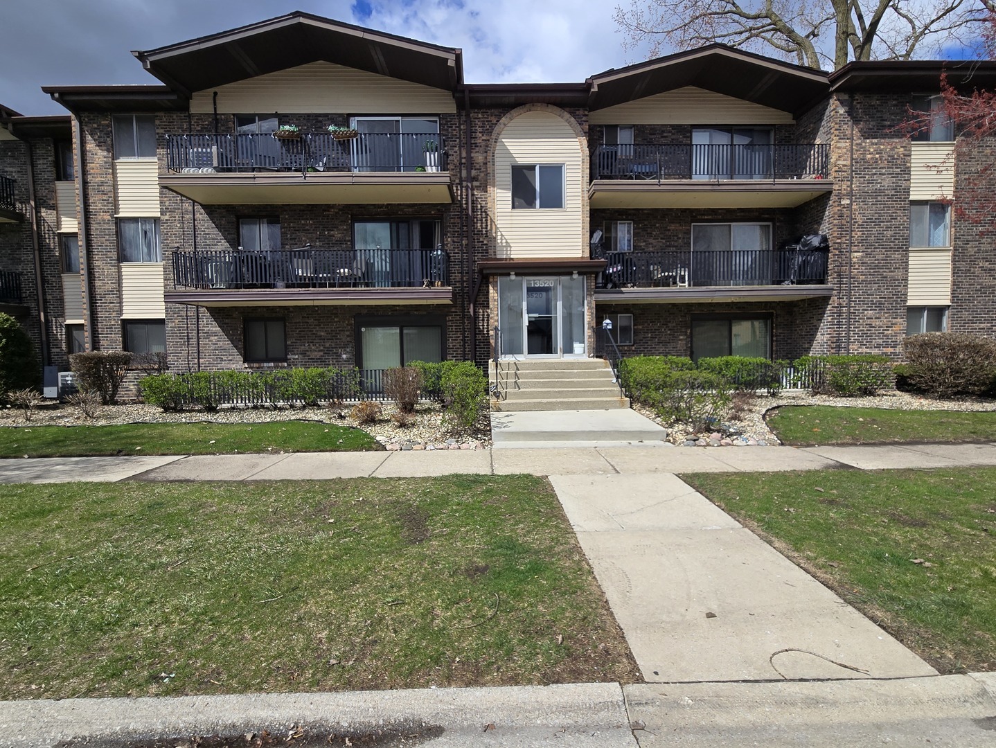 13520 Lawler Avenue #39, Crestwood, IL