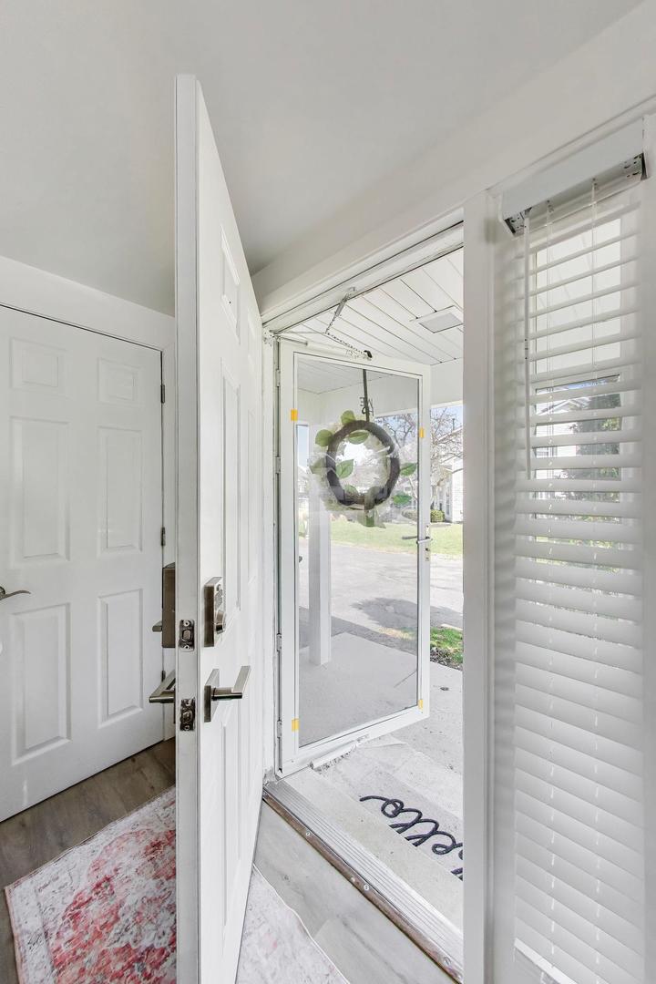 595 East Avenue, Streamwood, IL