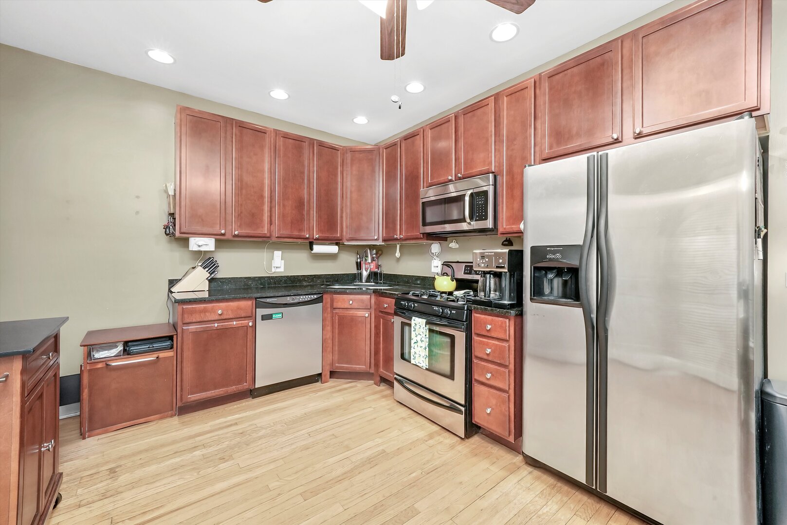 7404 N Oakley Avenue #1, Chicago, IL