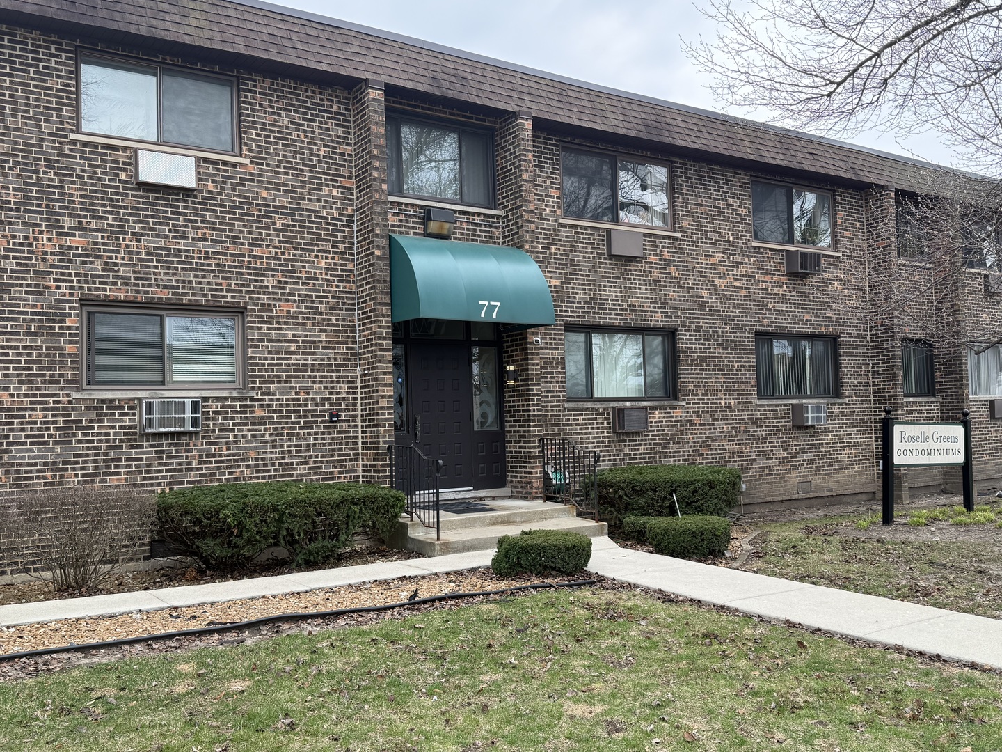 77 W Central Avenue #108, Roselle, IL